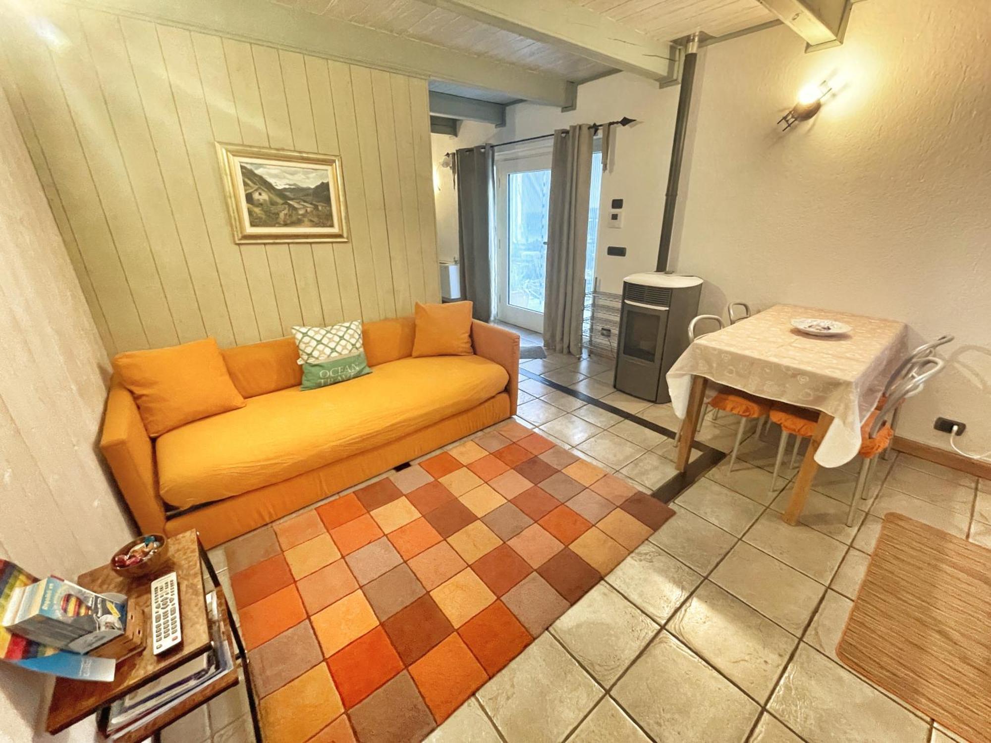 La Casina Di Oscar Ad Ao V Combe Vda Quart 0014 E 00I6 Apartman Kültér fotó